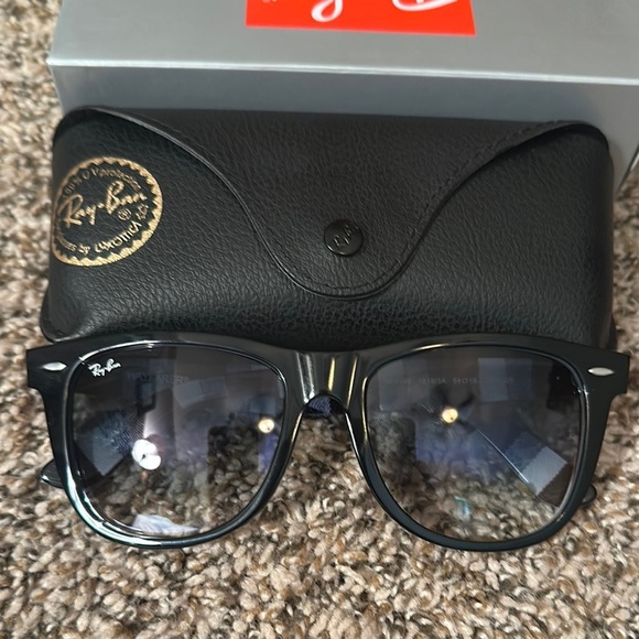Ray-Ban  Sunglasses Wayfarer 54  New! - Picture 8 of 8